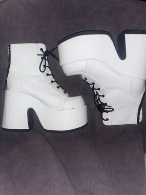 Demonia White vegan leather platform high-top boots | cam-203